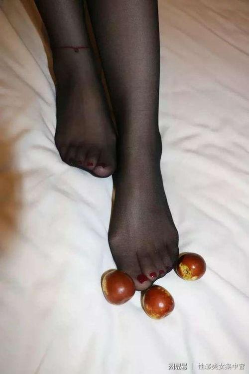 丝袜癖足,探寻隐秘的足下情缘