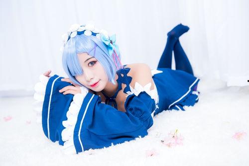 雷姆cosplay av主角,穿越次元的爱与救赎之旅