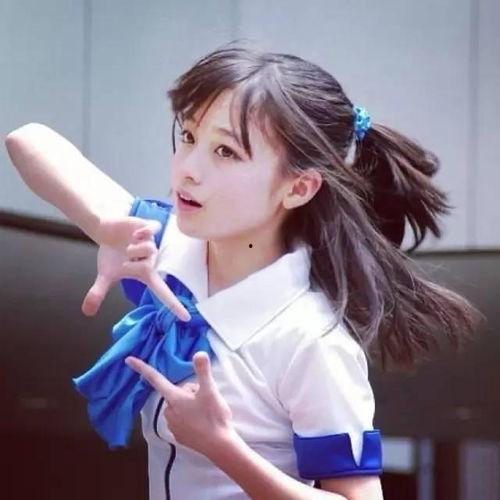 10岁日本少女,童真与成长的交织