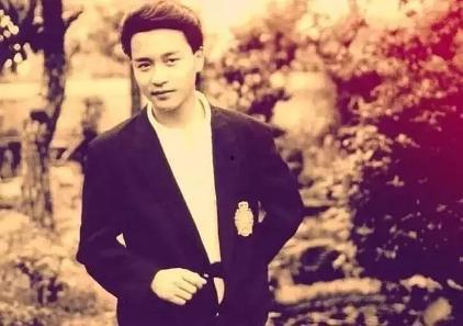 张国荣穿丝袜吗,时尚与艺术的完美融合