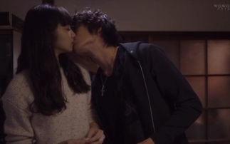 被舌吻戏视频大全,盘点那些令人脸红的舌吻戏经典瞬间