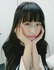 00后美女丝袜照,00后美女的时尚演绎