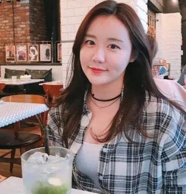 李艺琳av,揭秘韩国女团成员的跨界挑战与争议